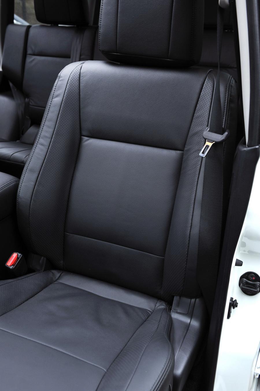  Mitsubishi Shogun Black 2012 года  (UK) (фото 17 из 85)